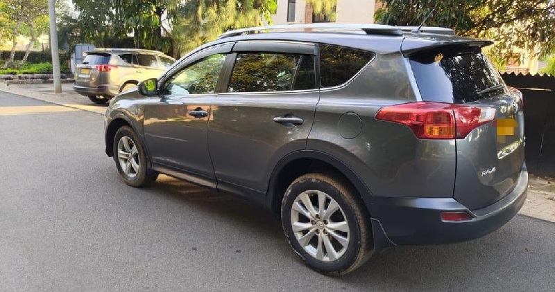 TOYOTA RAV4 2013 FOR SALE | IMPORTED FROM CANADA 🇨🇦 | CLEAN & WELL-MAINTAINED SUV | 14,000,000 RWF NEGOTIABLE